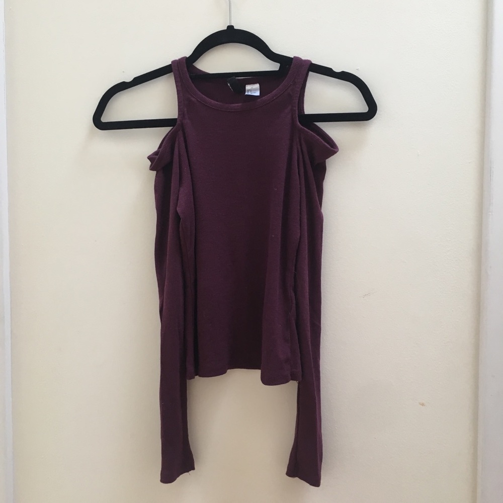 H&M Cold-Shoulder Shirt